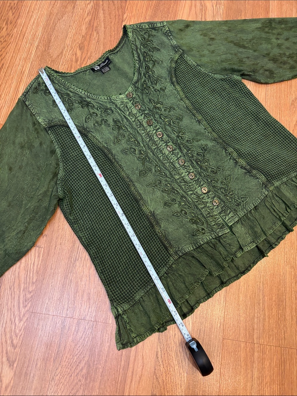Flower olive green long sleeve button-up top. Size 1X. - Picture 11 of 17